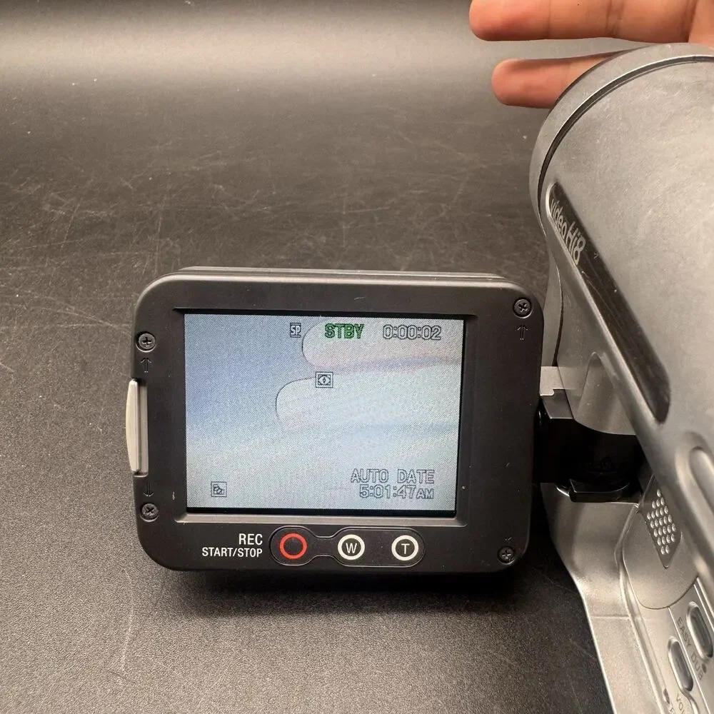 Sony Handycam Hi8 Video8 Camcorder Tested Working AC Adapter & Bag CCD-TRV138